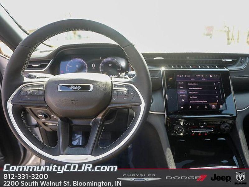 new 2025 Jeep Grand Cherokee L car, priced at $49,375