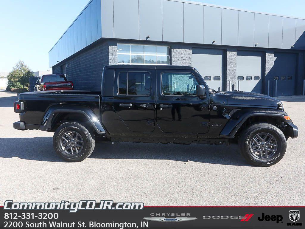 new 2025 Jeep Gladiator car, priced at $48,500