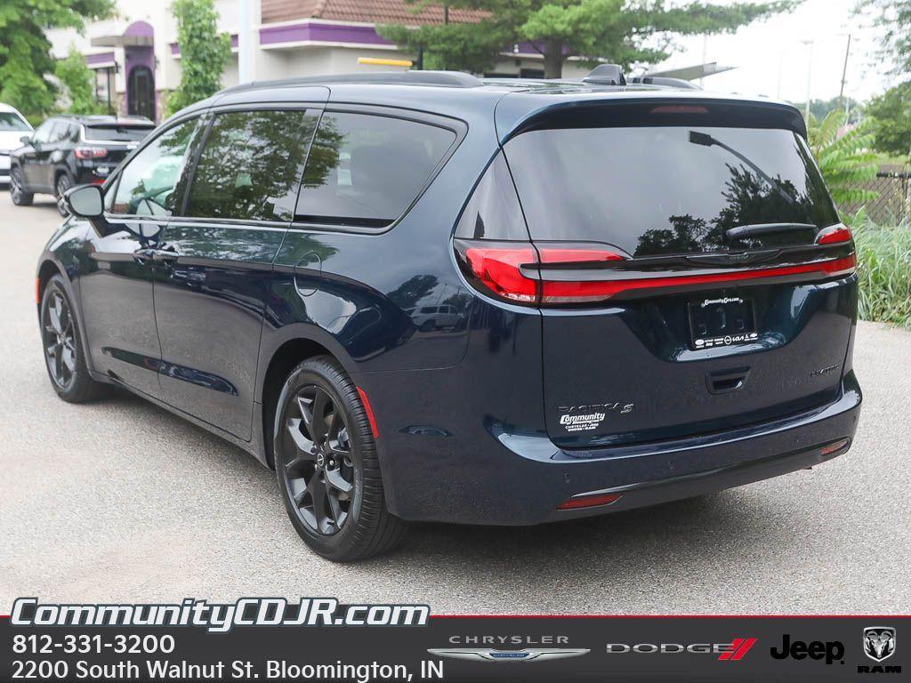 new 2025 Chrysler Pacifica car, priced at $47,771