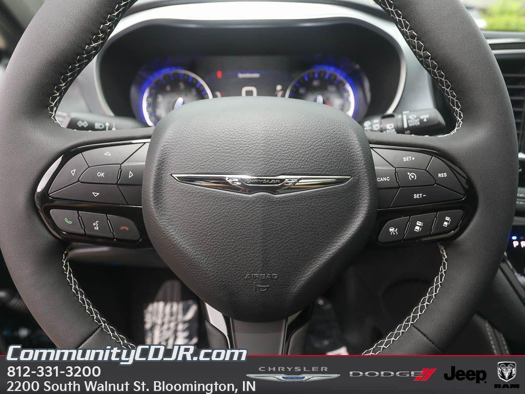 new 2025 Chrysler Pacifica car, priced at $47,771