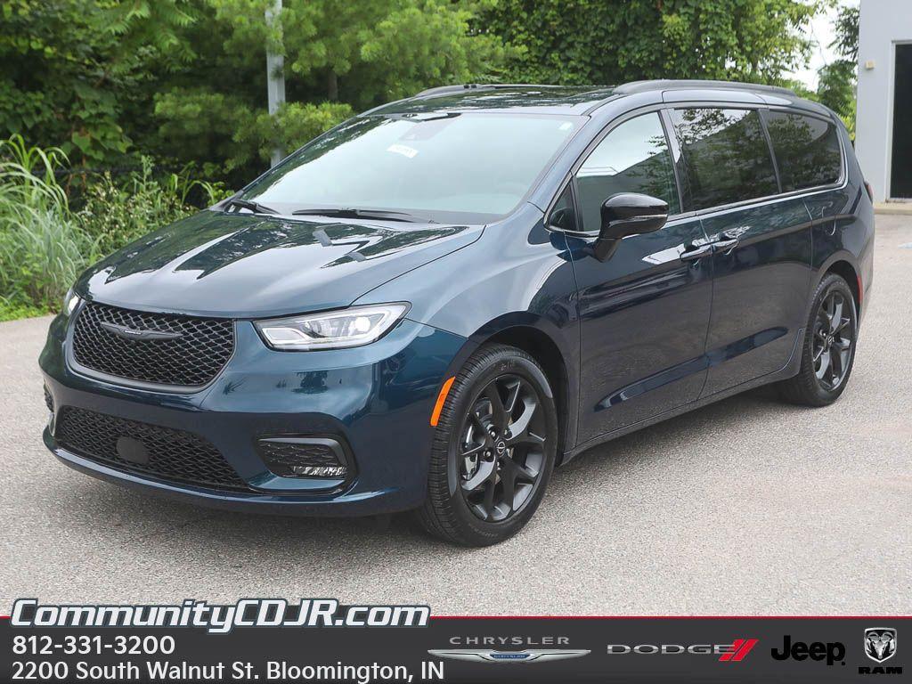 new 2025 Chrysler Pacifica car, priced at $47,771