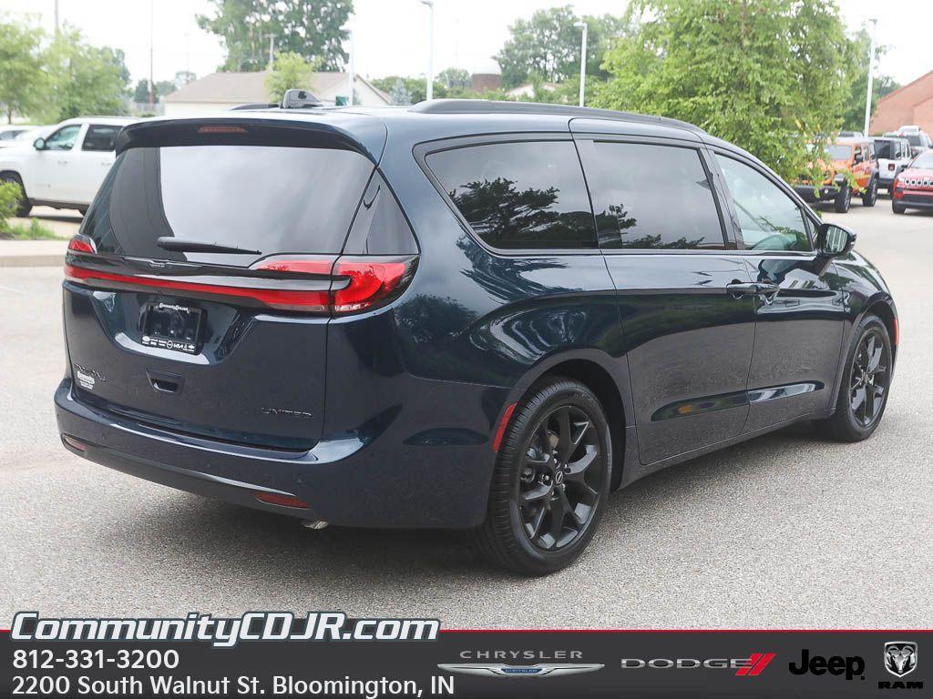 new 2025 Chrysler Pacifica car, priced at $47,771