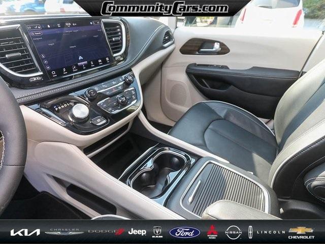 used 2023 Chrysler Pacifica car, priced at $39,000