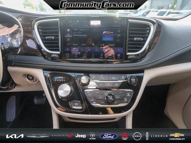 used 2023 Chrysler Pacifica car, priced at $39,000