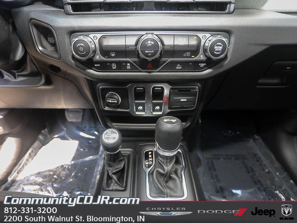 new 2025 Jeep Wrangler car, priced at $36,423