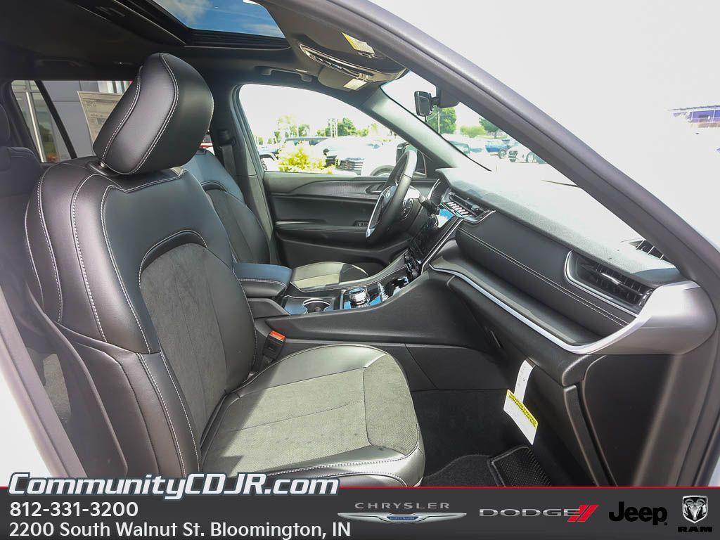 new 2025 Jeep Grand Cherokee L car, priced at $43,960