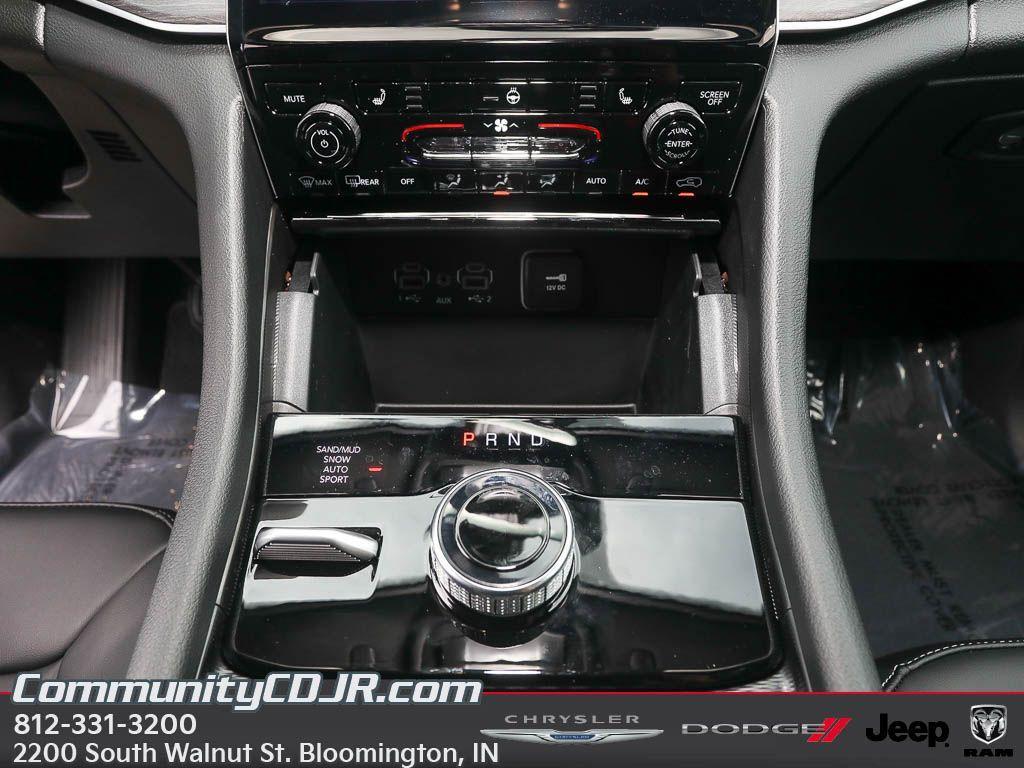 new 2025 Jeep Grand Cherokee car, priced at $48,350