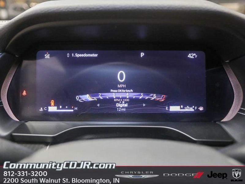 new 2025 Jeep Grand Cherokee car, priced at $47,175