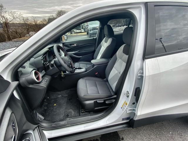 new 2025 Chevrolet Trax car, priced at $23,540