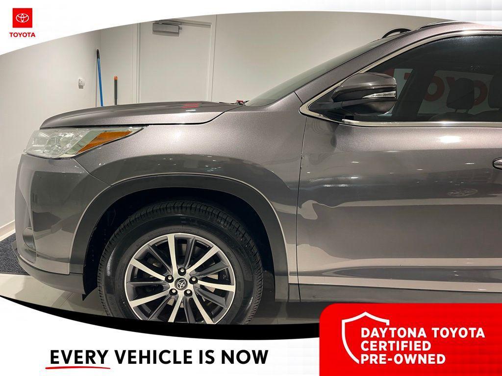 used 2019 Toyota Highlander car, priced at $26,000
