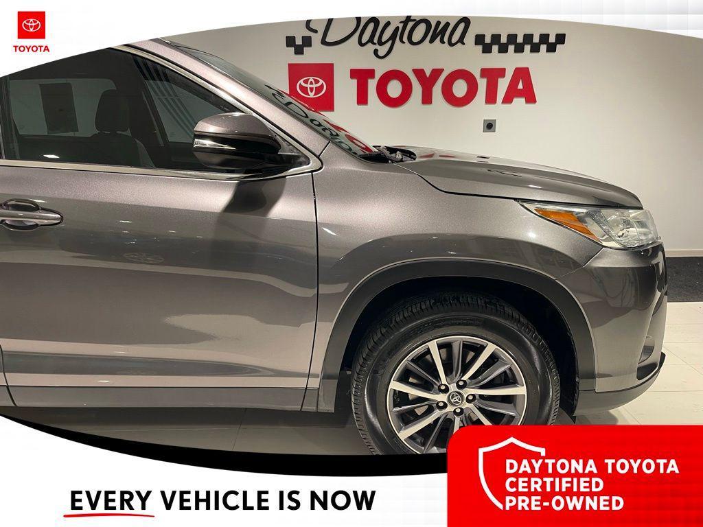 used 2019 Toyota Highlander car, priced at $26,000