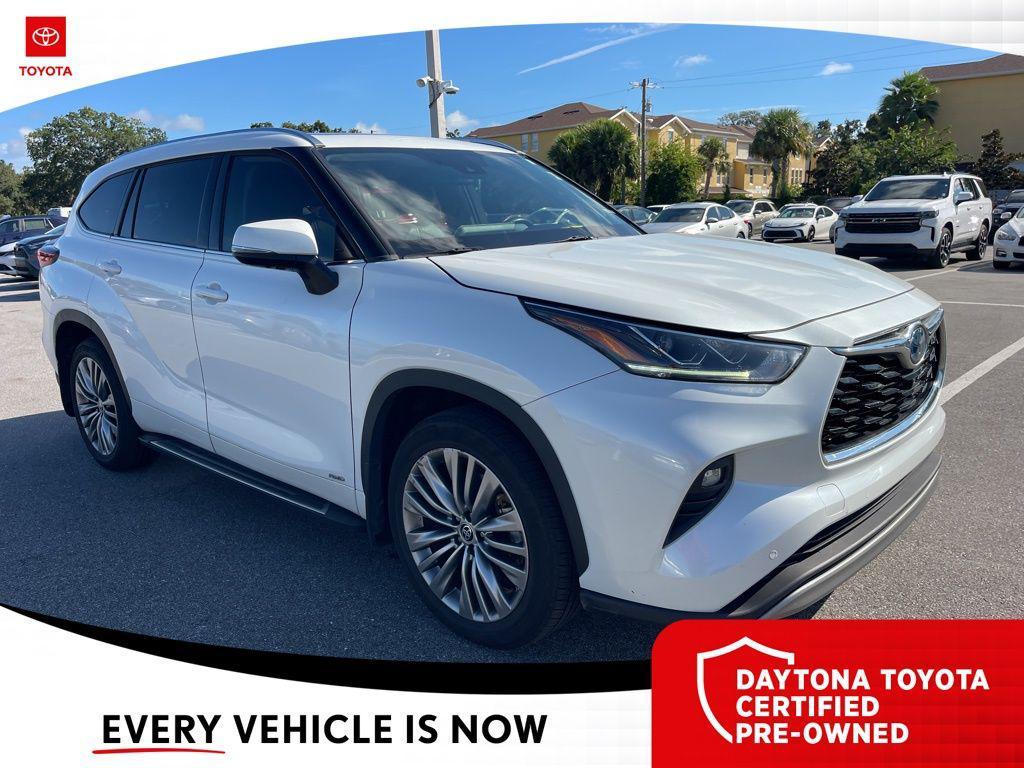 used 2022 Toyota Highlander Hybrid car, priced at $37,000
