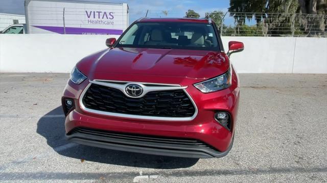 used 2022 Toyota Highlander car, priced at $37,500