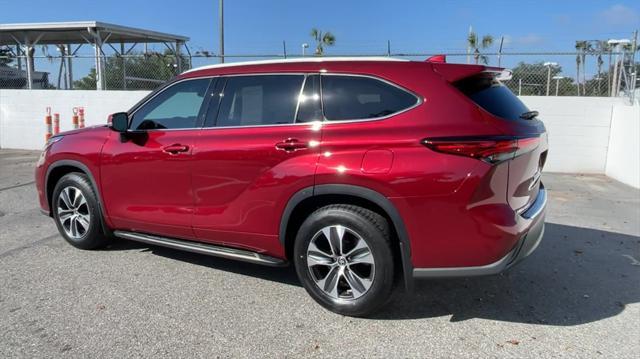 used 2022 Toyota Highlander car, priced at $37,500