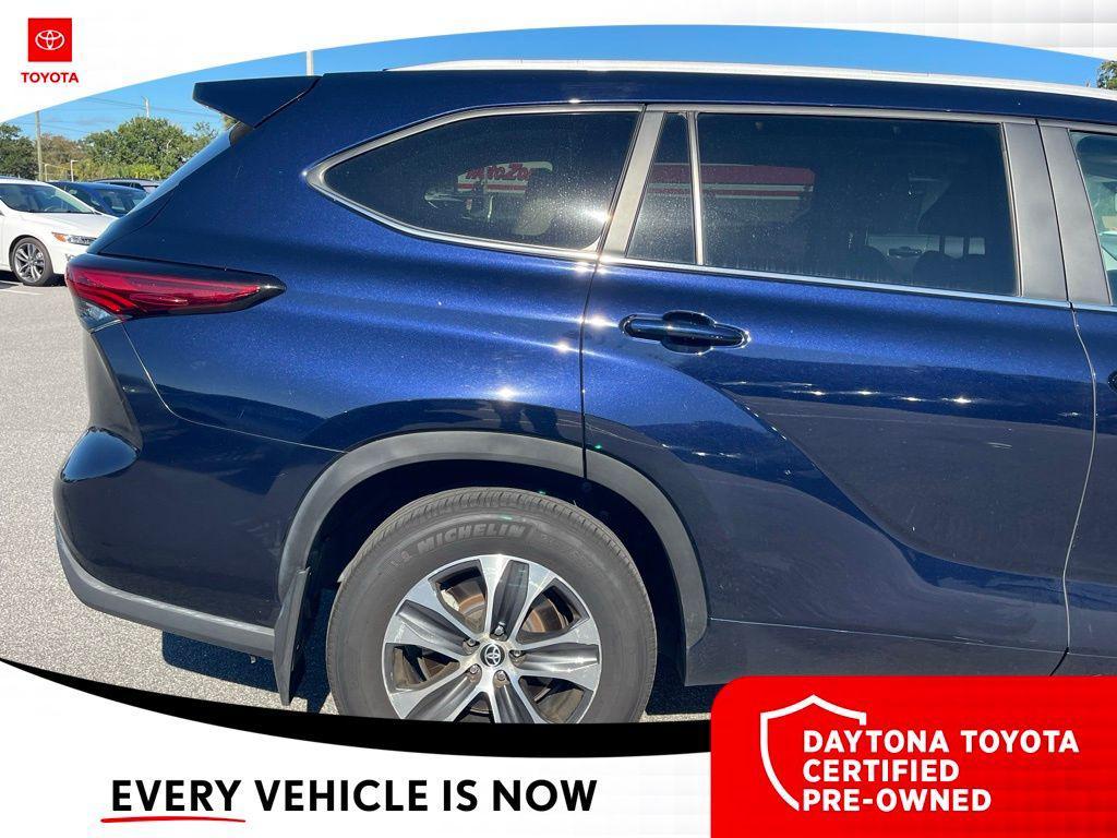 used 2023 Toyota Highlander car, priced at $40,000