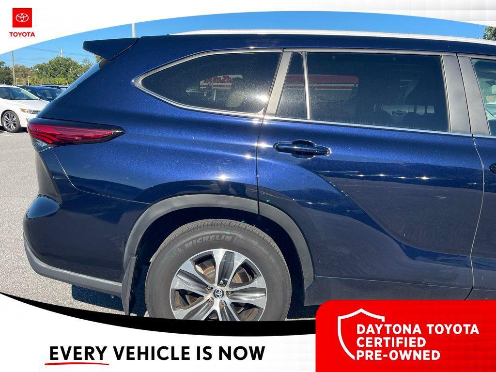 used 2023 Toyota Highlander car, priced at $40,000