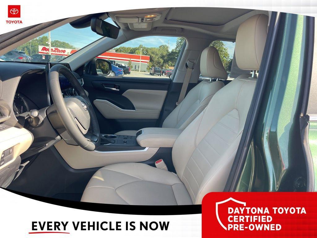 used 2023 Toyota Highlander car, priced at $36,800