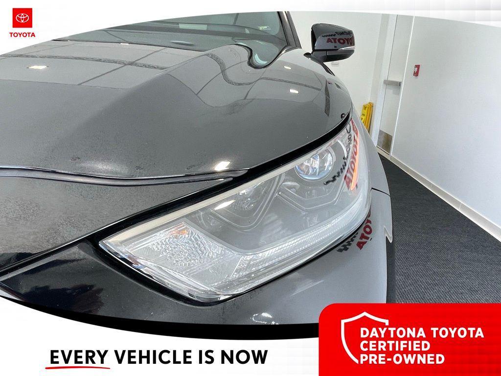 used 2022 Toyota Highlander car, priced at $35,700