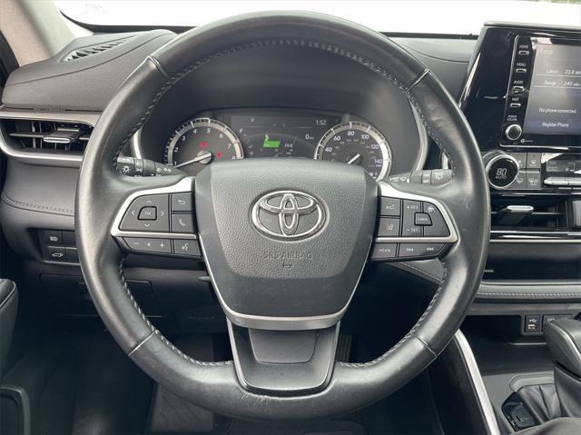 used 2022 Toyota Highlander car, priced at $36,856