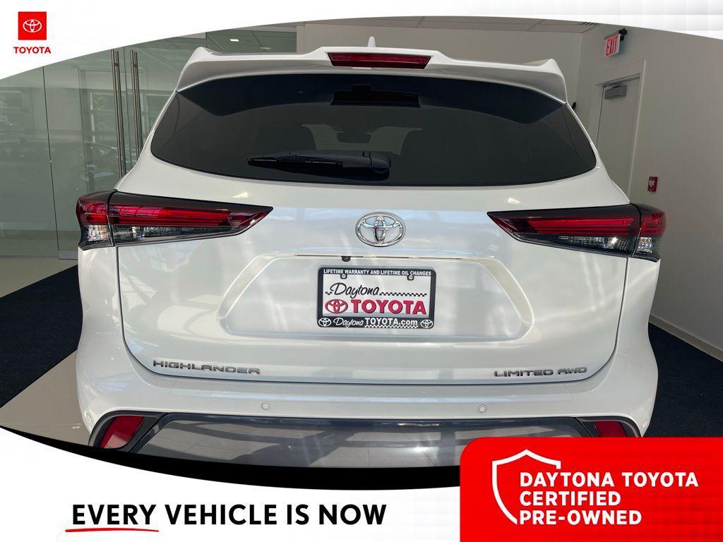 used 2024 Toyota Highlander car, priced at $43,500
