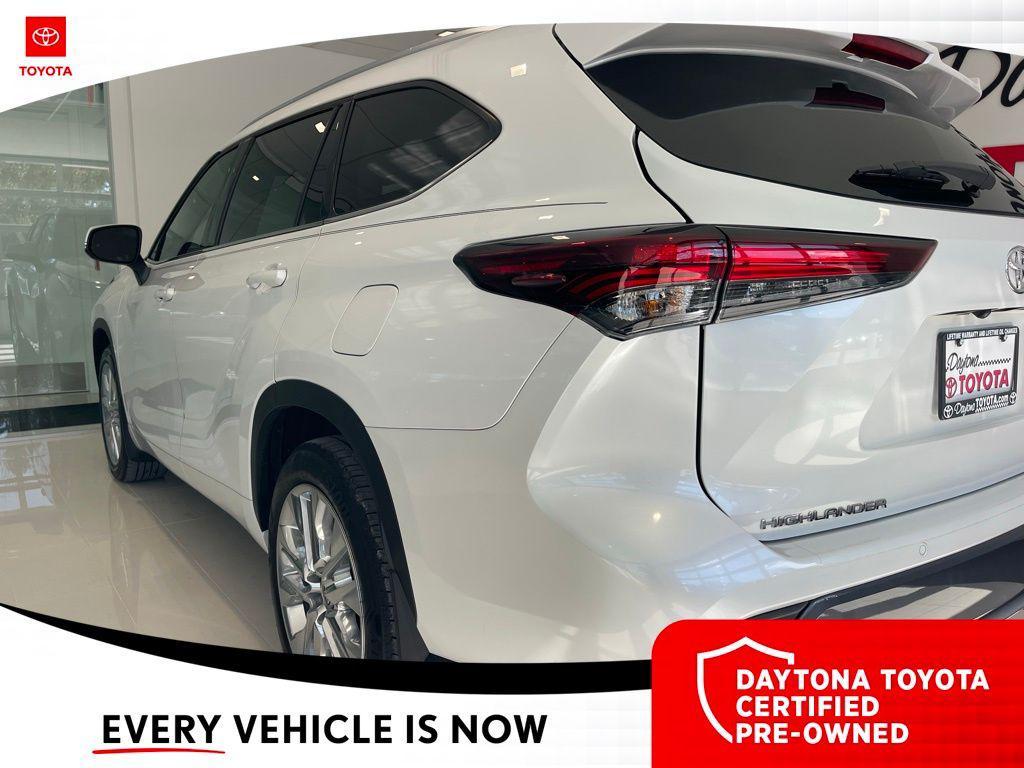 used 2024 Toyota Highlander car, priced at $43,500