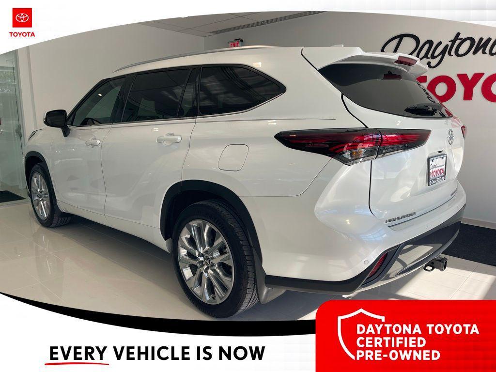 used 2024 Toyota Highlander car, priced at $43,500