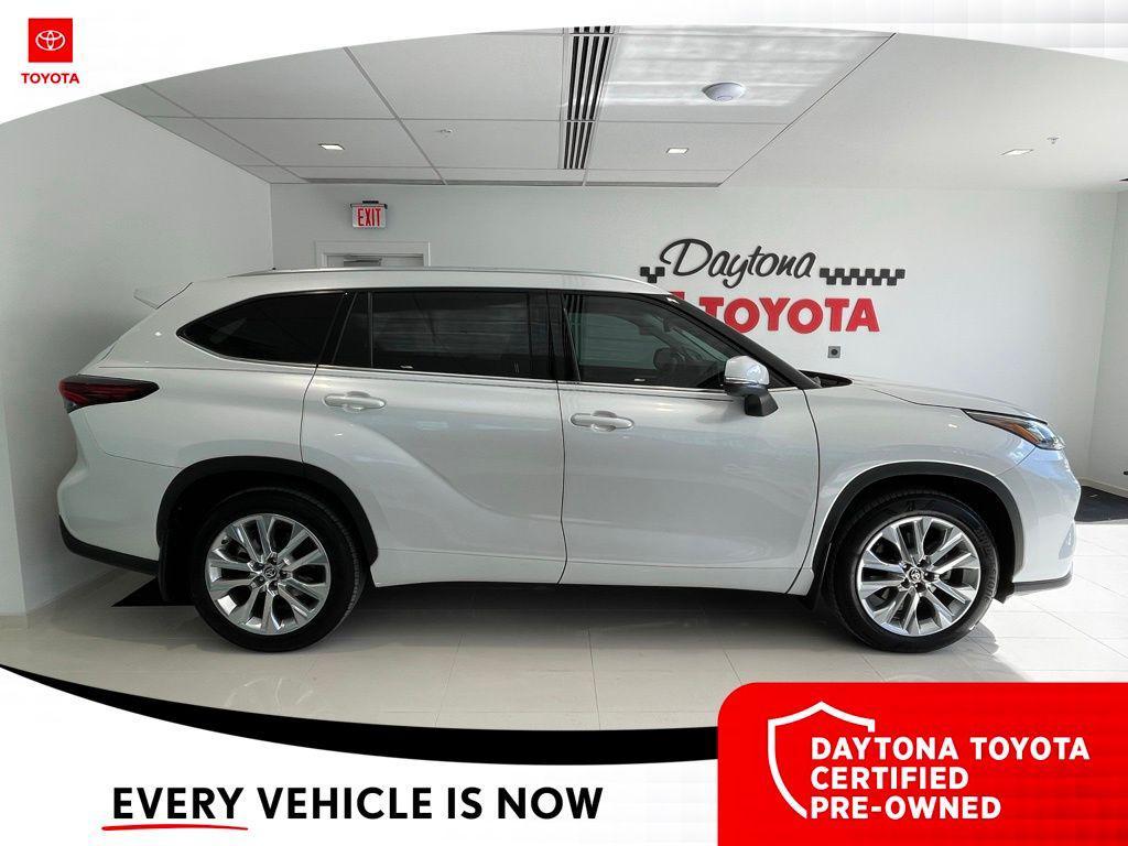 used 2024 Toyota Highlander car, priced at $43,500
