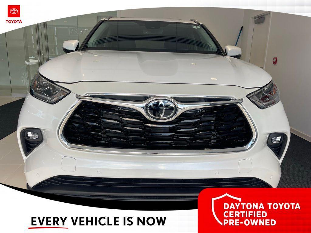 used 2024 Toyota Highlander car, priced at $43,500