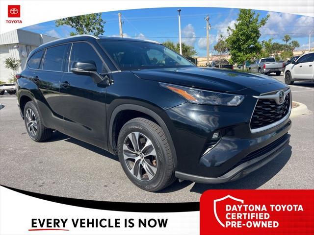 used 2022 Toyota Highlander car, priced at $34,997