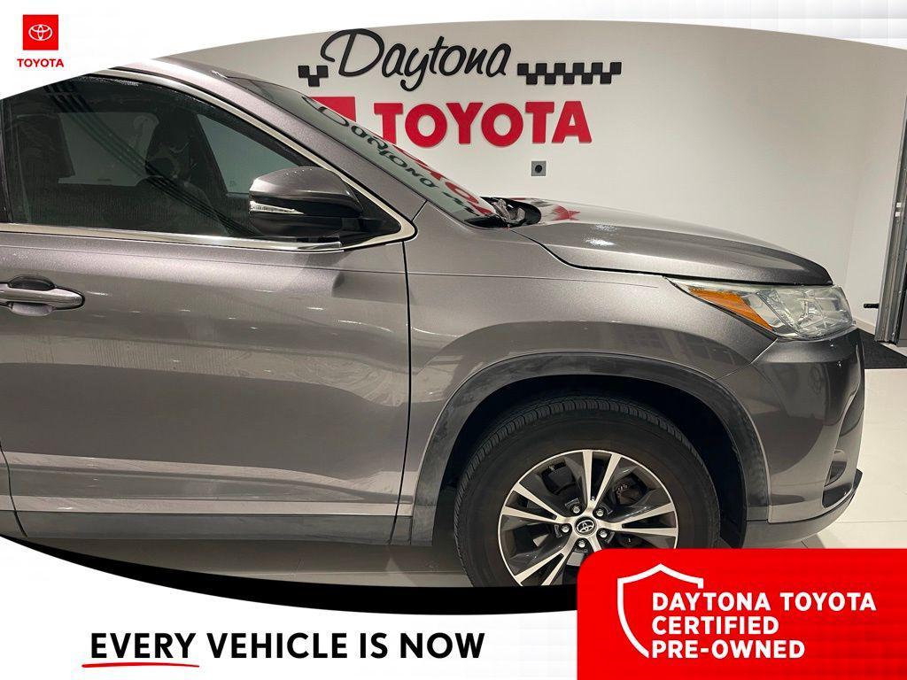 used 2019 Toyota Highlander car, priced at $20,200