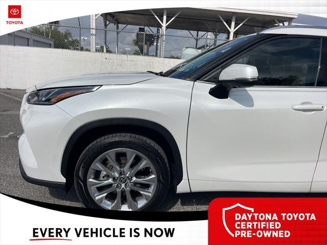 used 2022 Toyota Highlander Hybrid car, priced at $34,266