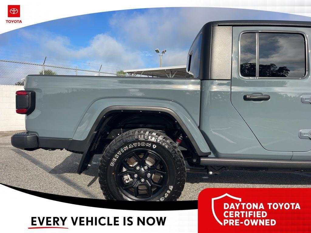 used 2024 Jeep Gladiator car, priced at $42,000