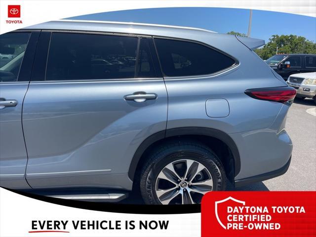 used 2022 Toyota Highlander car, priced at $33,286