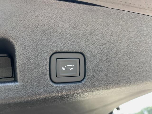 new 2026 Chevrolet Traverse car, priced at $42,014