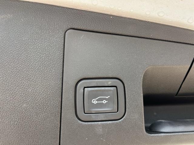 used 2024 Cadillac XT5 car