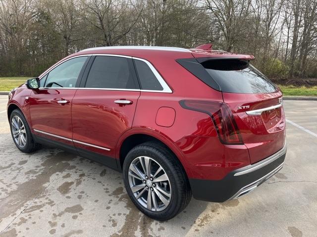 new 2025 Cadillac XT5 car, priced at $56,185