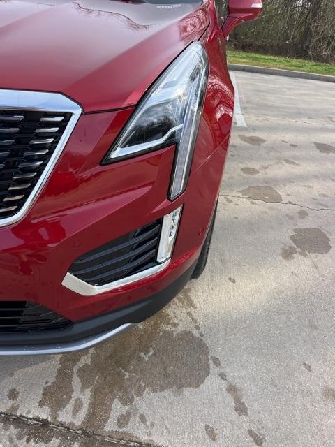 new 2025 Cadillac XT5 car, priced at $56,185