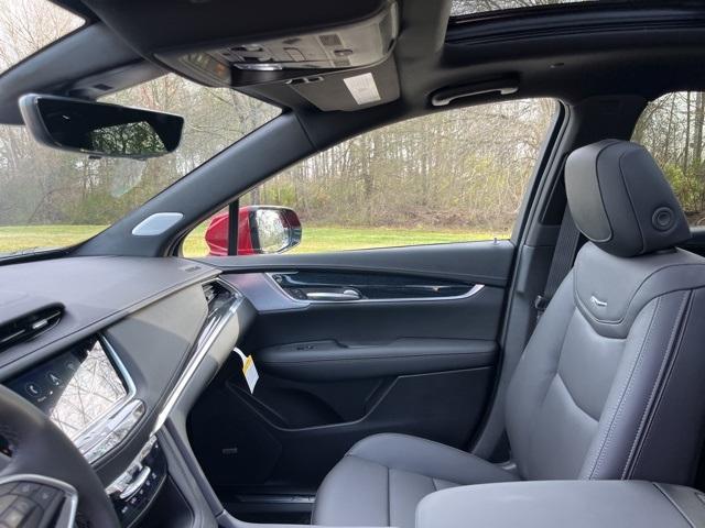 new 2025 Cadillac XT5 car, priced at $56,185