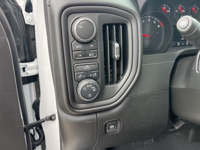 new 2025 Chevrolet Silverado 1500 car, priced at $45,114