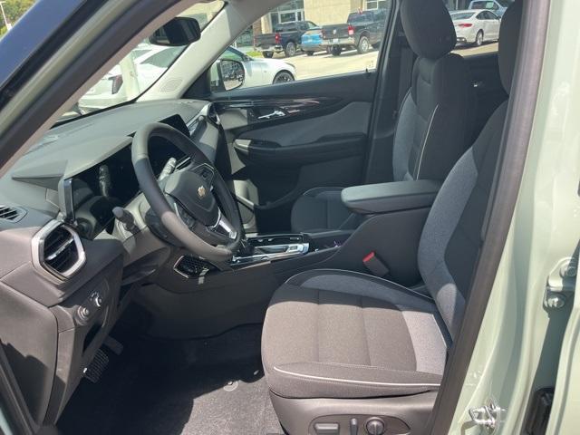 new 2025 Chevrolet TrailBlazer car, priced at $28,894