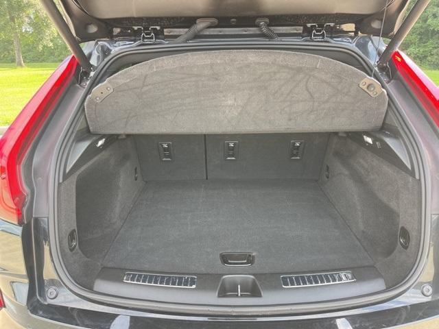 used 2024 Cadillac XT4 car, priced at $39,990