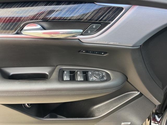 used 2025 Cadillac XT6 car, priced at $49,990