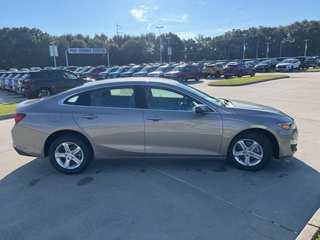 new 2025 Chevrolet Malibu car, priced at $22,645