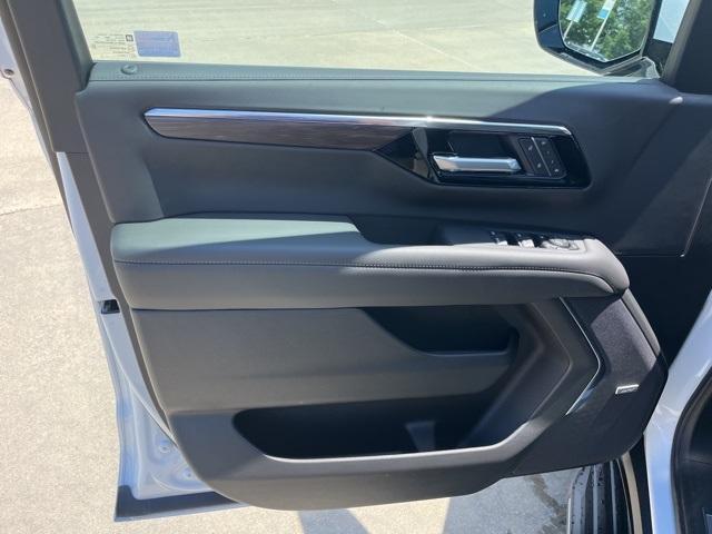 new 2025 Chevrolet Tahoe car, priced at $68,654