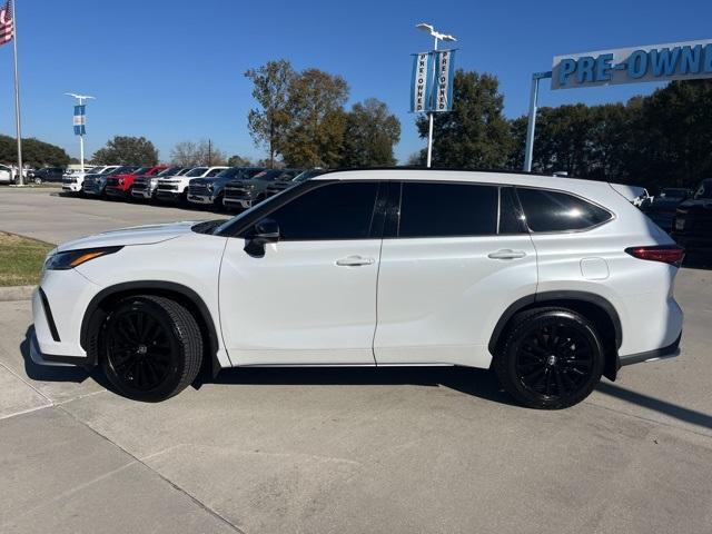 used 2023 Toyota Highlander car, priced at $36,990