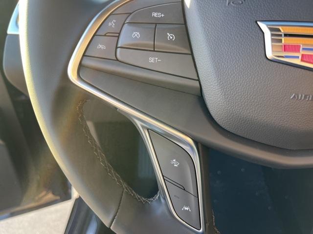 new 2025 Cadillac XT5 car, priced at $45,710