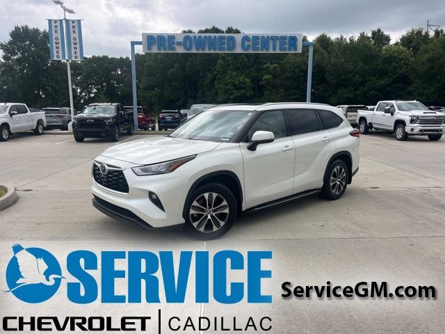 used 2020 Toyota Highlander car, priced at $26,990