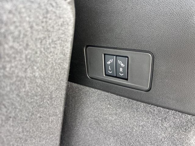 new 2025 Cadillac XT6 car, priced at $49,210