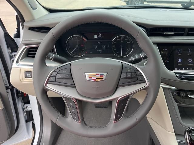 new 2025 Cadillac XT5 car, priced at $52,610