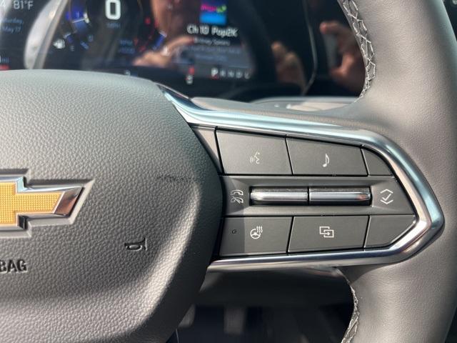 new 2026 Chevrolet Equinox car, priced at $32,990